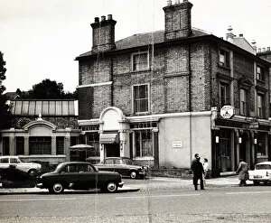 Barnet Collection: Photograph of Railway Hotel, New Barnet, Greater London