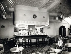 Photograph of Railway Hotel, Putney, London