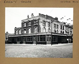 Tavern Prints: Photograph of Railway Tavern, Custom House, London
