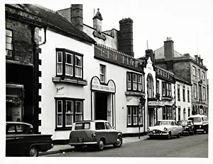 Brutton Prints: Photograph of Red Lion Hotel, Crewkerne, Somerset