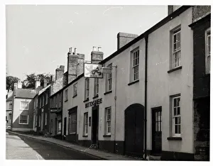 Axminster Prints: Photograph of Red Lion PH, Axminster, Somerset