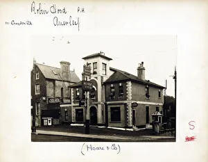 Anerley Gallery: Photograph of Robin Hood PH, Anerley, Greater London