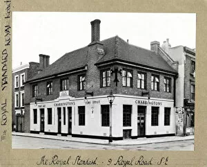 Images Dated 11th January 2021: Photograph of Royal Standard PH, Walworth, London