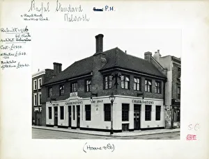 Photograph of Royal Standard PH, Walworth, London