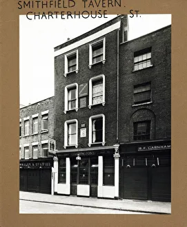 Smithfield Prints: Photograph of Smithfield Tavern, Smithfield Market, London