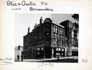Bermondsey Prints: Photograph of Star & Garter PH, Bermondsey, London