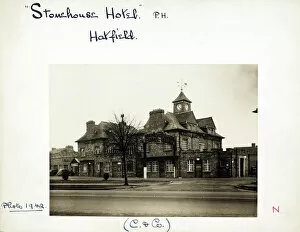 1942 Collection: Photograph of Stonehouse Hotel, Hatfield, Hertfordshire