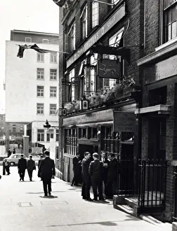 Photograph of Tiger Tavern, Tower Hill (Old), London
