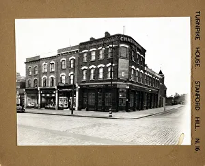 Stamford Prints: Photograph of Turnpike House PH, Stamford Hill, London