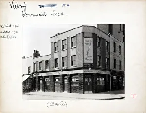 Whitechapel Prints: Photograph of Victory PH, Whitechapel, London