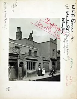 Notting Collection: Photograph of White Swan PH, Barnsbury, London