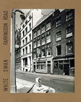 Photograph of White Swan PH, Clerkenwell, London