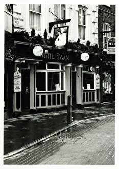 Photograph of White Swan PH, Covent Garden, London