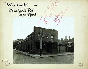 Photograph of Windmill PH, Brentford, Greater London