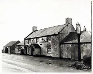 Chard Prints: Photograph of Windwhistle Inn, Chard, Somerset