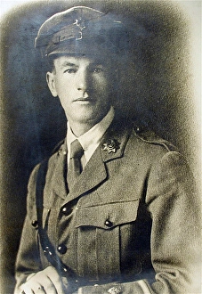Images Dated 5th December 2007: Photographic portrait of Officer of the Devonshire Regiment