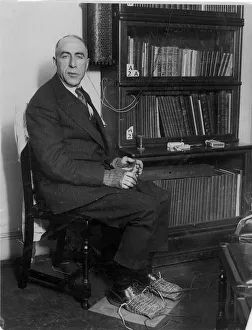 Demonstrating Gallery: Photographs of Harry Price at Work