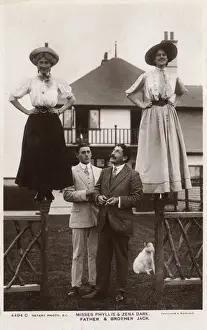 Phyllis and Zena Dare with their parents and brother Jack