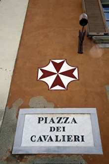 Images Dated 11th June 2007: Piazza dei Cavalieri in Pisa, Italy