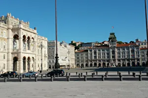 Images Dated 19th September 2007: Piazza dell Unita, Trieste, Italy