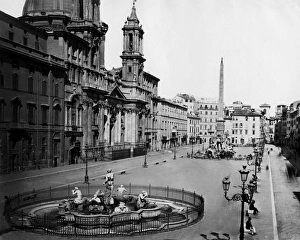 Sculptures Collection: Piazza Navona, Rome, Italy