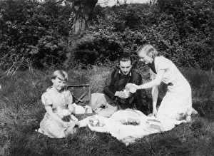 Picnics Prints: PICNIC 1930S
