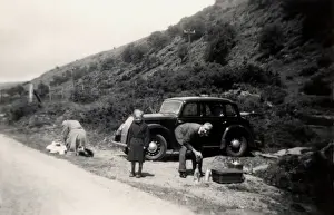 Picnic with Morris 8 E Series 4 Door Six Light