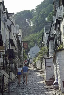 Images Dated 11th April 2017: Picturesque street in Clovelly, Devon
