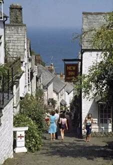 Images Dated 11th April 2017: Picturesque street in Clovelly, Devon