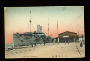 Images Dated 11th April 2016: Pier and ship at Yokohama, Japan