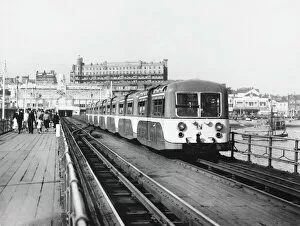 Essex Gallery: Pier Train / Southend