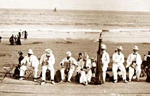 Pierrots Prints: Pierrots, Bridlington sands