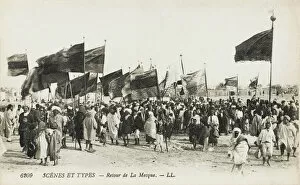Mecca Collection: Pilgrims returning to Algeria from Mecca