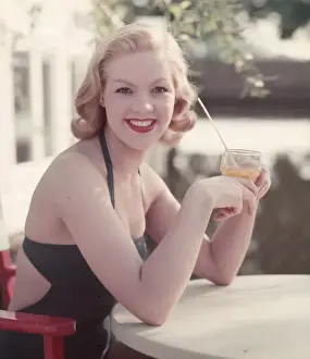 Pin-Up with Drink