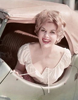 Racy Gallery: Pin-Up in Sports Car