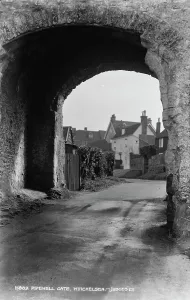 Winchelsea Prints: Pipewell Gate, Winchelsea