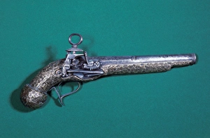 Girona Gallery: Pistol of flint stone. 18th century. Spain
