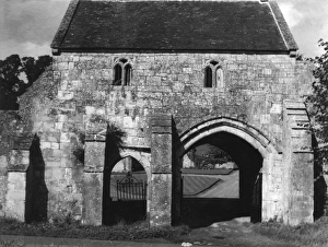 Gate House Gallery: Place Farm Gatehouse
