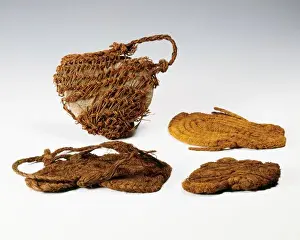 Bats Prints: Plaiting esparto objects: sandals, basket
