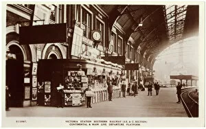 Images Dated 10th January 2019: Platform at Victoria Station, London 1926