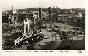 Images Dated 10th April 2019: Plaza de Espana, Barcelona, Spain