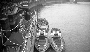 Gallacher Gallery: Pleasure boats - Westminster Pier
