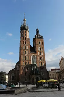 Images Dated 23rd January 2012: Poland. Krakow. Saint Marys Basilica in Central Market squa