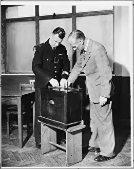 Fingerprints Prints: Police Fingerprinting