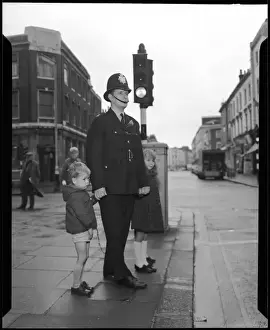 Helpful Prints: Police Officer / Children
