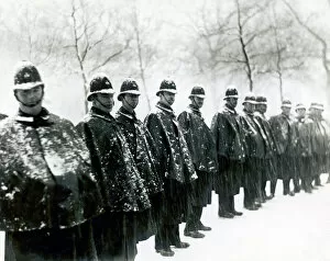 Police Men Gallery: Police in the Snow