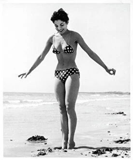1940s Pin-Up Girl Teeny Weeny Polka Dot Bikini Picture Poster Print Art Pin Up 