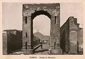Pompeii - Italy - Strada di Mercurio - Archway