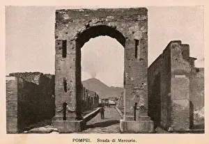 Paved Prints: Pompeii - Italy - Strada di Mercurio - Archway