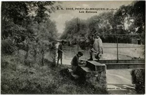 Images Dated 4th April 2016: Pont-de-Briques, France - boys on the canal